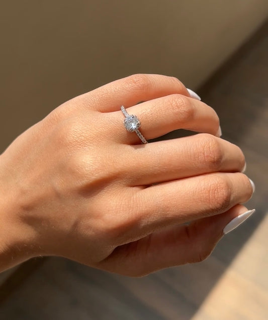 Aurora Solitaire Ring